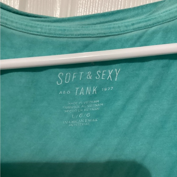 Tank top. - Picture 2 of 3